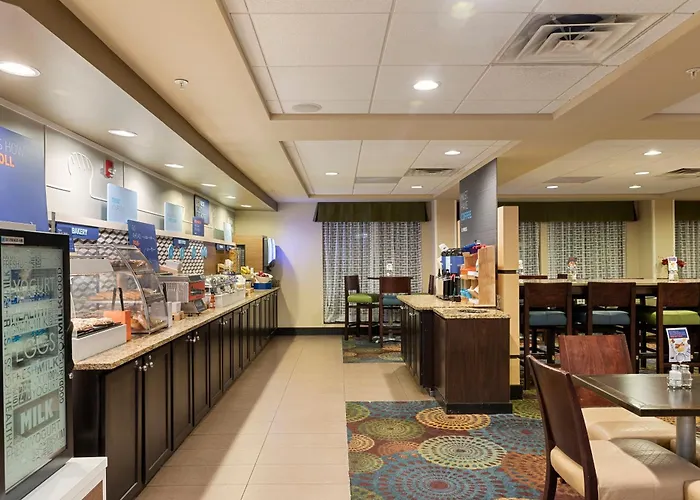 Express West By Ihg Hotel Bloomington
