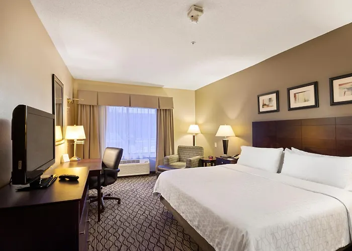 Hotel Express West By Ihg Bloomington