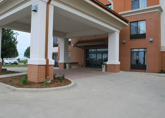 Express West By Ihg Hotel Bloomington