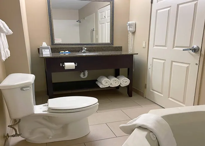 Express West By Ihg 3*