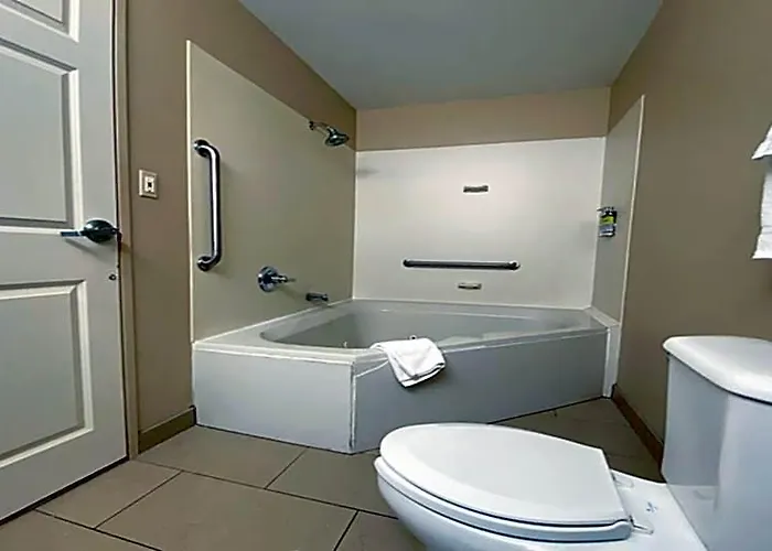 Hotel Express West By Ihg 3*