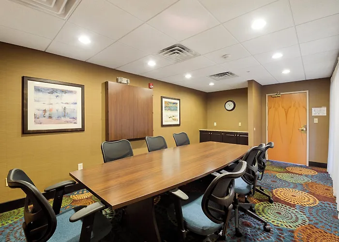 Hotel Express West By Ihg Bloomington