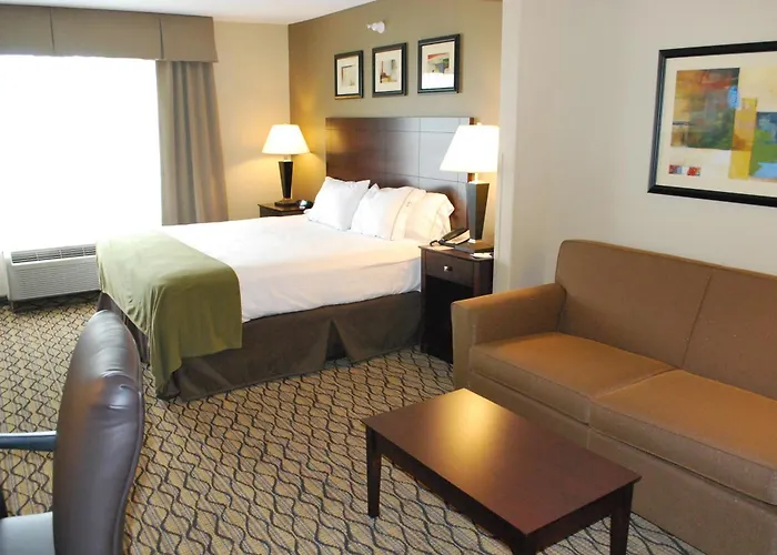 Express West By Ihg Hotel 3*