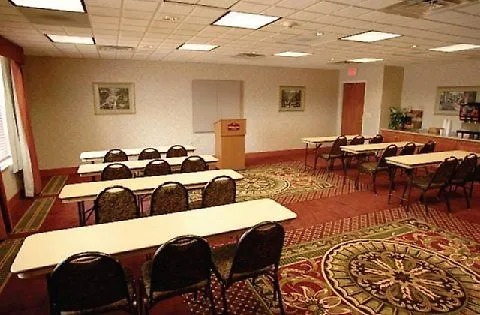 Express West By Ihg Hotel