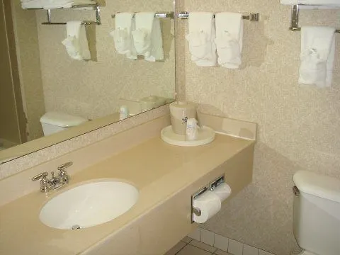 Hotel Express West By Ihg Bloomington